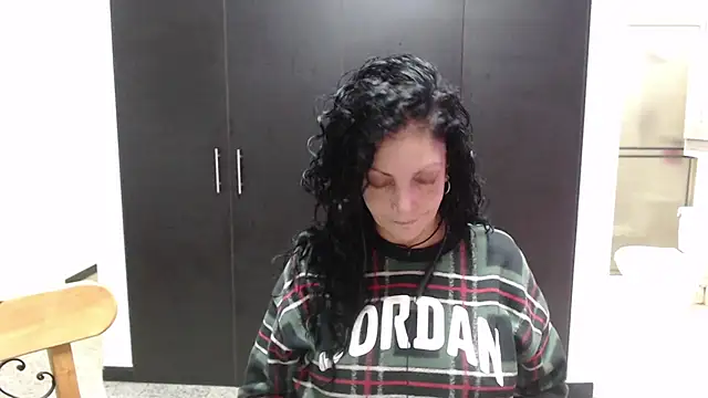 Snapshot of mijal_queen chatting on 10-17-25, 03:10 mijal queen online show from 10-17-25, 03:10