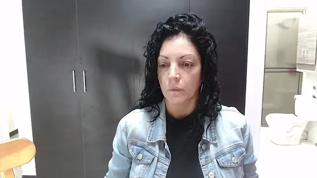 Snapshot of mijal_queen chatting on 11-12-25, 03:07 mijal queen online show from 11-12-25, 03:07