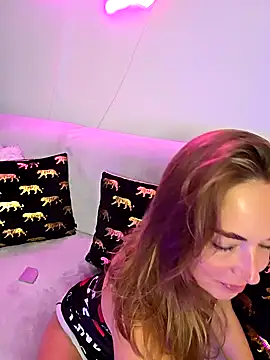 Snapshot of VickyDiamondx chatting on 09-14-25, 08:46 VickyDiamondx online show from 09-14-25, 08:46