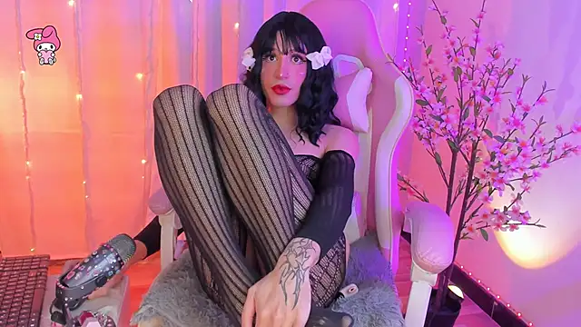 Snapshot of rosseblondee chatting on 04-20-26, 11:28 rosseblondee online show from 04-20-26, 11:28