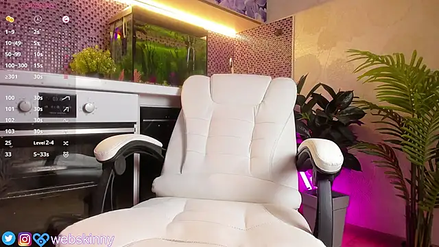 Snapshot of Top_Skinny chatting on 10-01-25, 08:20 Top Skinny online show from 10-01-25, 08:20