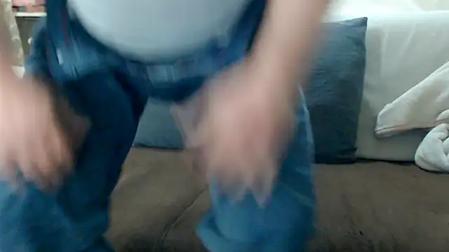 Snapshot of LiONTURK chatting on 02-14-25, 05:30 LiONTURK online show from 02-14-25, 05:30