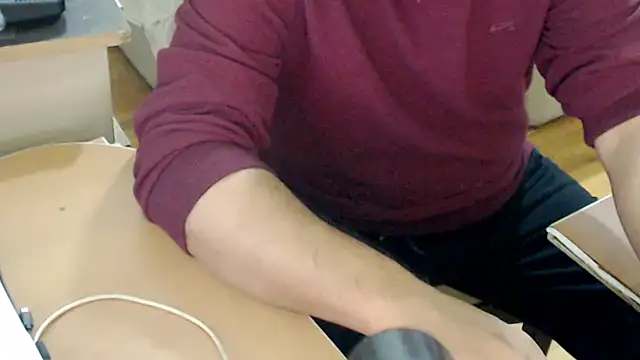 Snapshot of LiONTURK chatting on 10-12-25, 07:57 LiONTURK online show from 10-12-25, 07:57