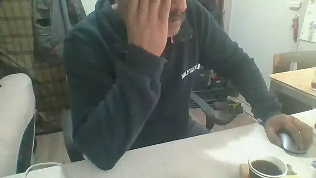 Snapshot of LiONTURK chatting on 02-18-26, 01:07 LiONTURK online show from 02-18-26, 01:07