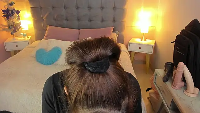  Abril W online show from 11-27-25, 11:51