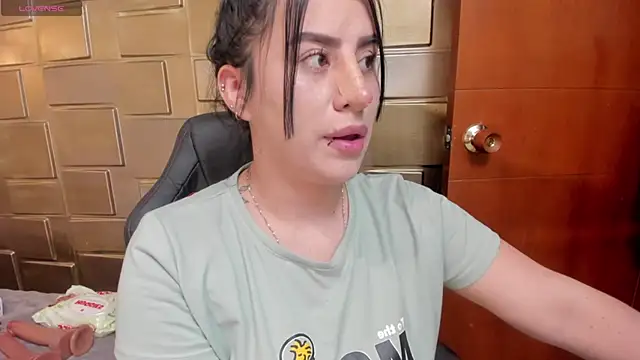 Snapshot of Nara_belen chatting on 04-23-26, 03:41 Nara belen online show from 04-23-26, 03:41