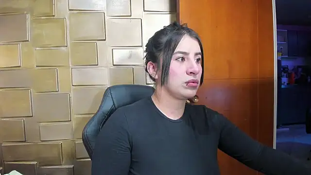 Snapshot of Nara_belen chatting on 05-14-26, 03:24 Nara belen online show from 05-14-26, 03:24