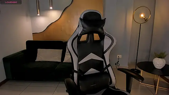 EllaClark online show from 01-09-25, 07:40