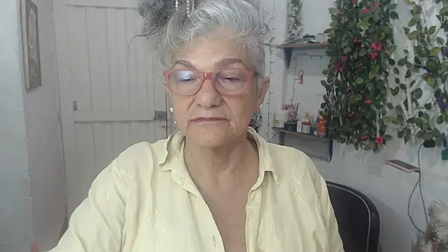 FunnyGrandma online show from 03-10-25, 06:34