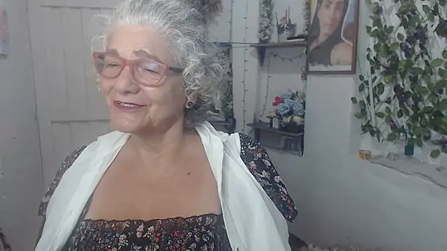 FunnyGrandma online show from 10-02-25, 01:01