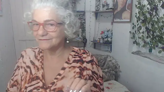 FunnyGrandma online show from 10-09-25, 12:30