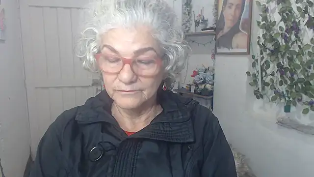 FunnyGrandma online show from 10-16-25, 02:12