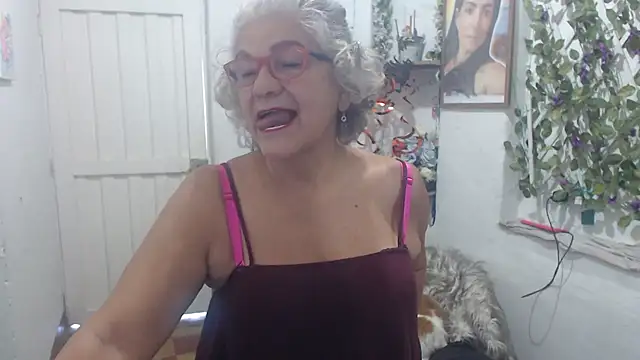FunnyGrandma online show from 10-19-25, 09:37