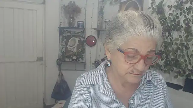 FunnyGrandma online show from 02-02-26, 11:25