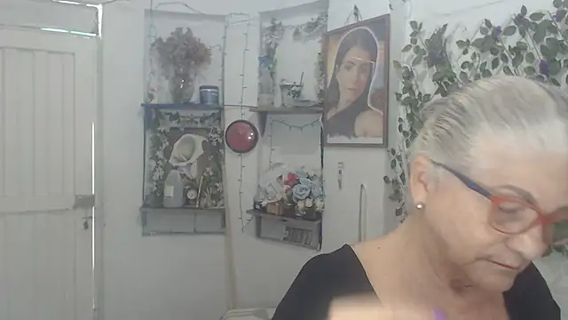 FunnyGrandma online show from 02-25-26, 05:00