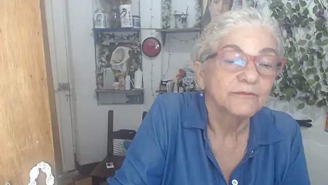FunnyGrandma online show from 04-30-26, 01:01