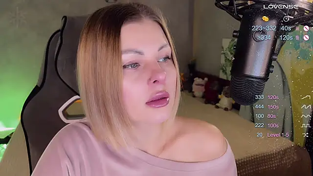 Snapshot of Your_Sweet_Lilu chatting on 12-17-24, 12:54 Your Sweet Lilu online show from 12-17-24, 12:54