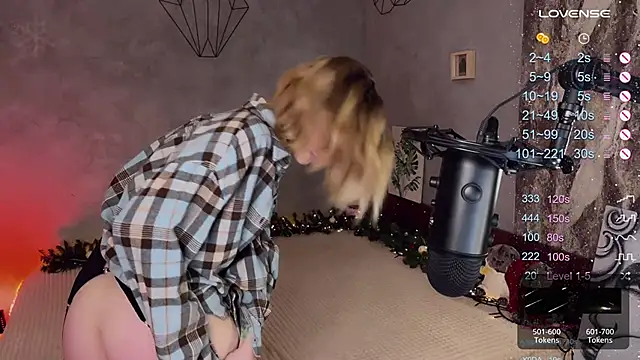 Snapshot of Your_Sweet_Lilu chatting on 12-24-24, 08:05 Your Sweet Lilu online show from 12-24-24, 08:05