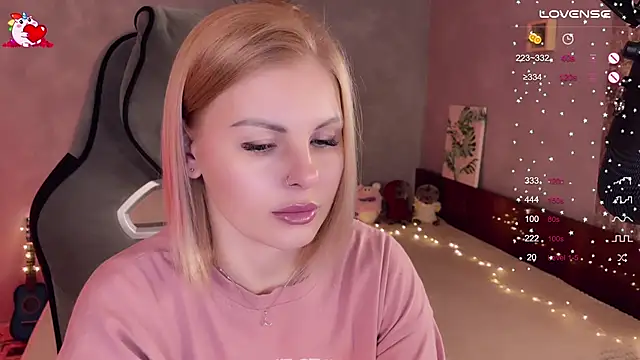 Snapshot of Your_Sweet_Lilu chatting on 03-19-25, 04:34 Your Sweet Lilu online show from 03-19-25, 04:34