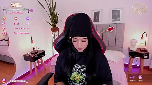 Snapshot of EmmyEvans1 chatting on 12-16-24, 07:10 EmmyEvans1 online show from 12-16-24, 07:10