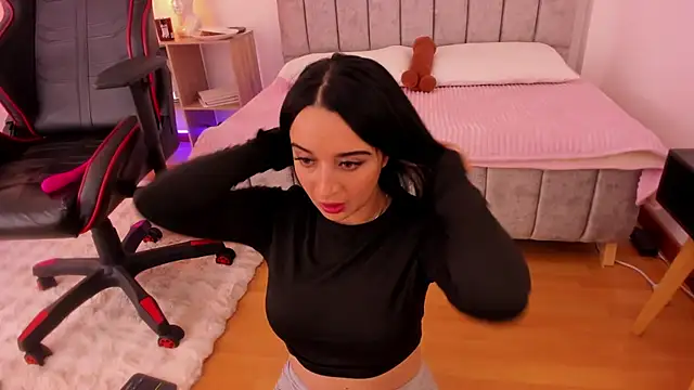 Snapshot of EmmyEvans1 chatting on 03-23-25, 12:15 EmmyEvans1 online show from 03-23-25, 12:15