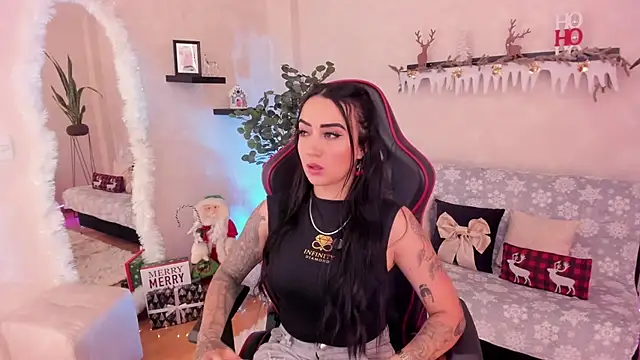 Snapshot of EmmyEvans1 chatting on 11-19-25, 07:47 EmmyEvans1 online show from 11-19-25, 07:47