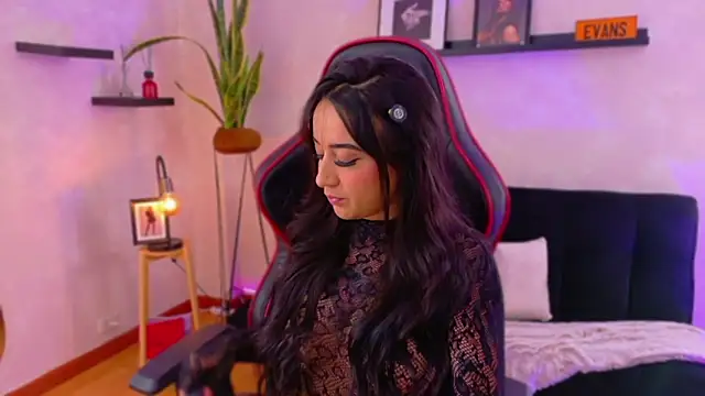 EmmyEvans1 online show from 02-18-26, 07:32