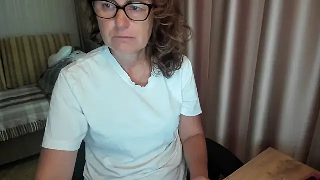 lauraoven online show from 07-22-26, 01:58