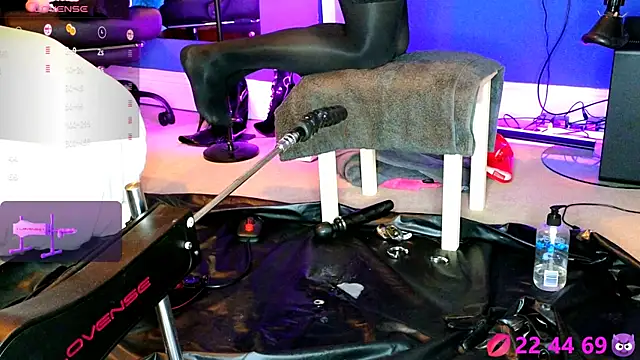 Snapshot of Kinky_JXD chatting on 02-24-25, 06:36 Kinky JXD online show from 02-24-25, 06:36