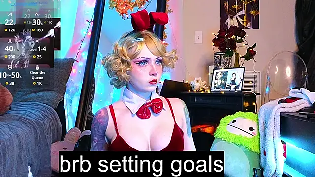 Snapshot of Ivey_and_James chatting on 12-18-24, 10:13 Ivey and James online show from 12-18-24, 10:13