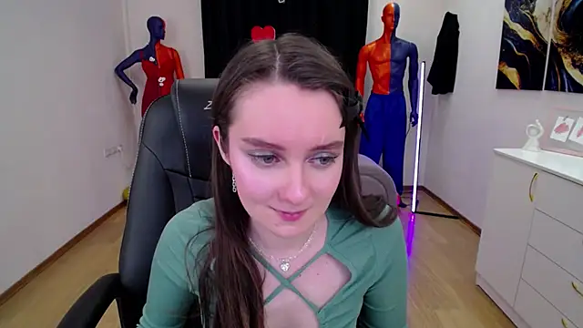 Snapshot of CloudGrace chatting on 03-20-25, 09:26 CloudGrace online show from 03-20-25, 09:26