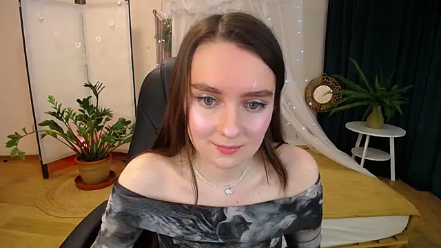 Snapshot of CloudGrace chatting on 03-21-25, 03:12 CloudGrace online show from 03-21-25, 03:12