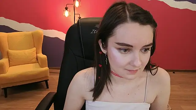 Snapshot of CloudGrace chatting on 09-28-25, 06:13 CloudGrace online show from 09-28-25, 06:13