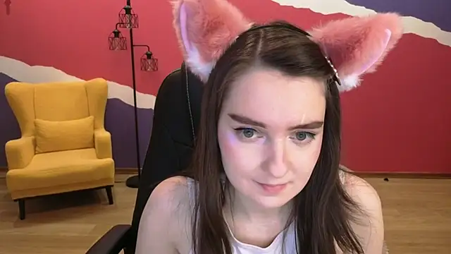 Snapshot of CloudGrace chatting on 11-26-25, 03:18 CloudGrace online show from 11-26-25, 03:18