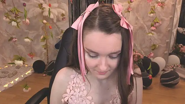 Snapshot of CloudGrace chatting on 07-14-26, 03:22 CloudGrace online show from 07-14-26, 03:22