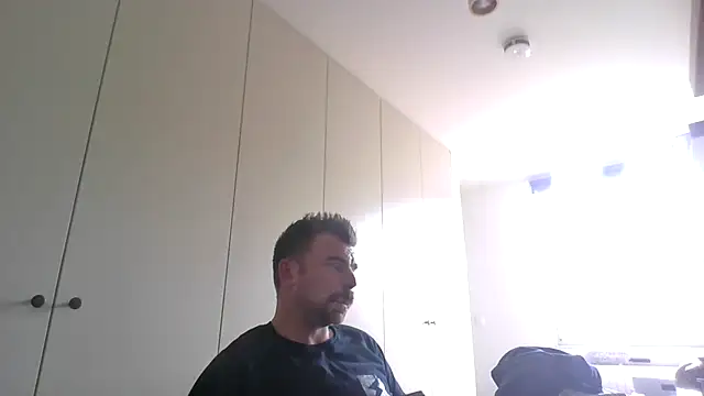 Snapshot of mrbigballs chatting on 09-15-25, 11:21 mrbigballs online show from 09-15-25, 11:21