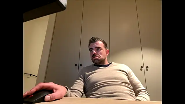 Snapshot of mrbigballs chatting on 11-15-25, 04:36 mrbigballs online show from 11-15-25, 04:36