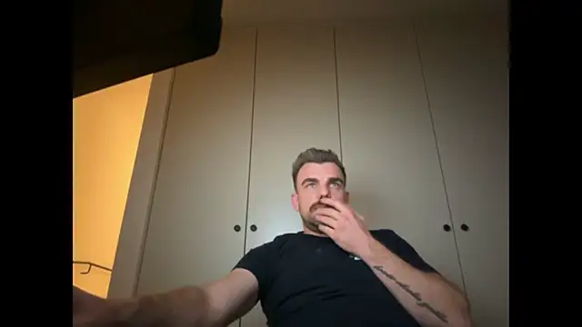 Snapshot of mrbigballs chatting on 12-02-25, 08:26 mrbigballs online show from 12-02-25, 08:26