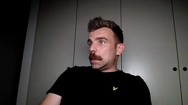 Snapshot of mrbigballs chatting on 06-15-26, 08:44 mrbigballs online show from 06-15-26, 08:44