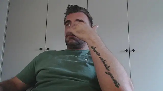 Snapshot of mrbigballs chatting on 08-03-26, 06:44 mrbigballs online show from 08-03-26, 06:44