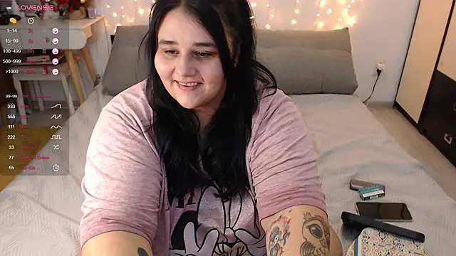 Snapshot of naughtykiss chatting on 12-03-24, 06:26 naughtykiss online show from 12-03-24, 06:26