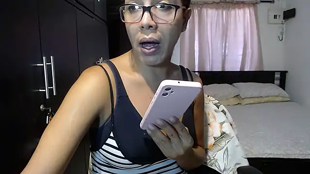 Snapshot of sensual_nataliee chatting on 01-23-25, 05:52 sensual nataliee online show from 01-23-25, 05:52