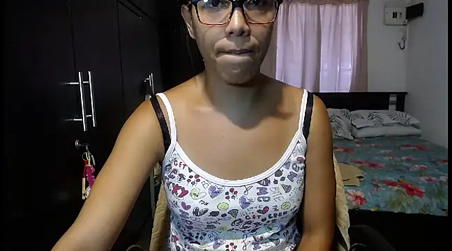 Snapshot of sensual_nataliee chatting on 02-06-25, 07:40 sensual nataliee online show from 02-06-25, 07:40