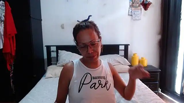 Snapshot of sensual_nataliee chatting on 09-20-25, 02:18 sensual nataliee online show from 09-20-25, 02:18