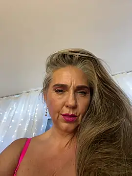 Snapshot of Alimela chatting on 01-17-26, 02:55 Alimela online show from 01-17-26, 02:55