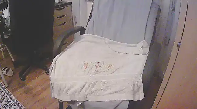 Snapshot of szadamo chatting on 12-13-24, 05:10 szadamo online show from 12-13-24, 05:10