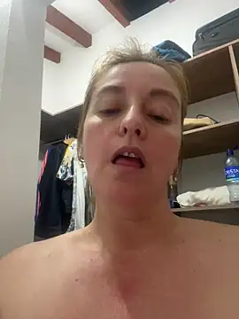 Snapshot of moniquerainx chatting on 01-04-25, 02:46 moniquerainx online show from 01-04-25, 02:46