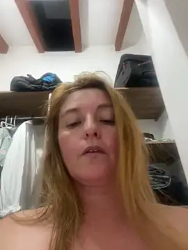 Snapshot of moniquerainx chatting on 02-10-25, 05:36 moniquerainx online show from 02-10-25, 05:36