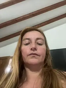 Snapshot of moniquerainx chatting on 02-24-25, 10:03 moniquerainx online show from 02-24-25, 10:03