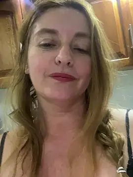 Snapshot of moniquerainx chatting on 03-22-25, 02:48 moniquerainx online show from 03-22-25, 02:48